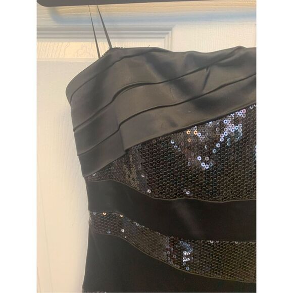 Sequin Embellished Asymmetrical Patterned Dress - Picture 2 of 8